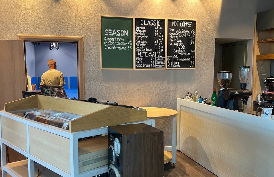 WaxBrew Tre Canne — coffee bar & vinyl